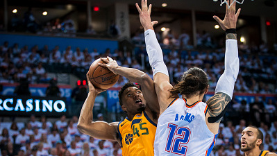 Illustration for article titled The Thunder Are Being Shady About Steven Adams's Possibly Injured Arm